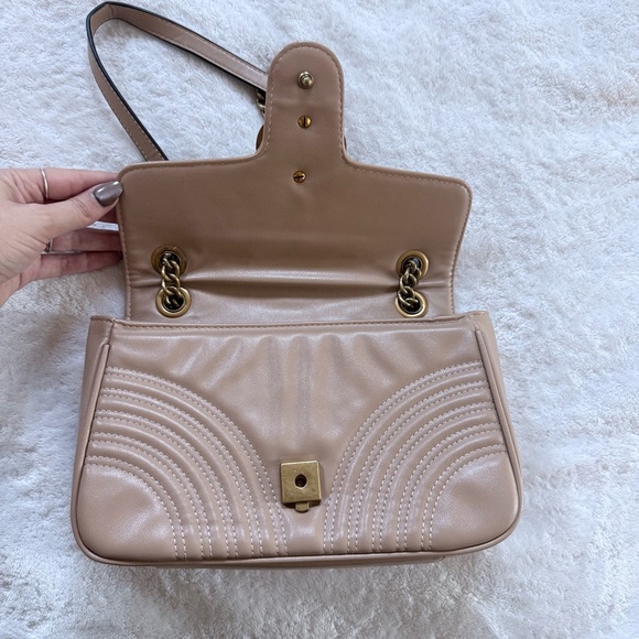 Gucci Nude Leather Shoulder Bag with Chain Strap - Picture 6 of 8